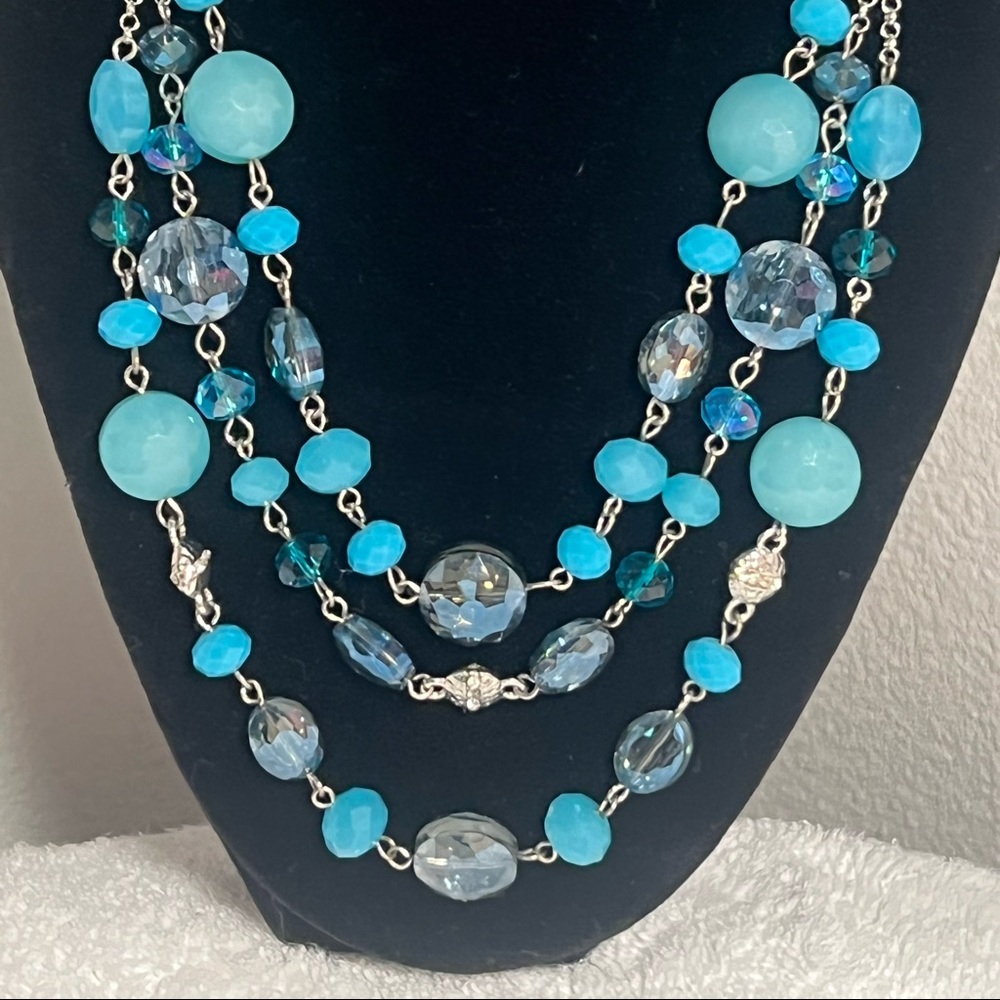FASHION NECKLACE, “NEW”. - Picture 2 of 4